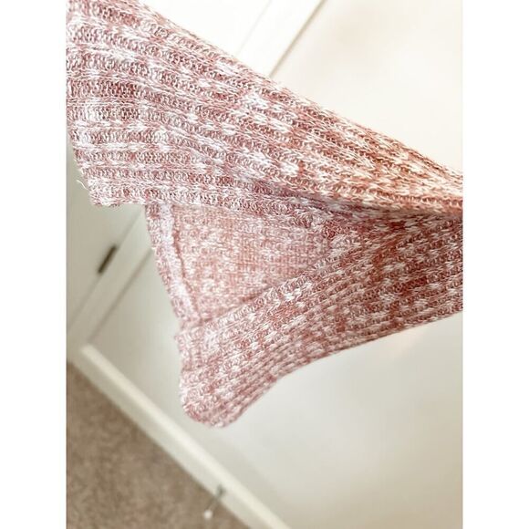 Fashion Nova Polyester Long Sleeve V-Neck Ribbed Knit Pullover Sweater - Picture 4 of 5